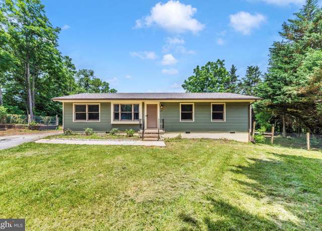 Property at 135 Johns Ct, Charles Town, WV 25414, 4 beds, 2 baths