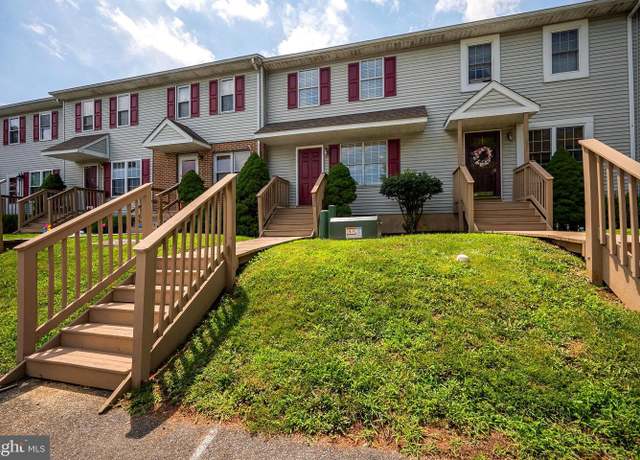 Property at 230 Cobble Creek Curv #230, Newark, DE 19702, 2 beds, 2.5 baths