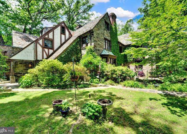 Property at 218 Parkside Ave, Trenton, NJ 08618, 6 beds, 4.5 baths