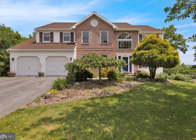 Property at 6 Reservoir Cir, Leesport, PA 19533, 4 beds, 3.5 baths