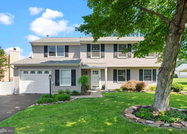 Property at 249 Bernick Dr, Langhorne, PA 19047, 5 beds, 2.5 baths