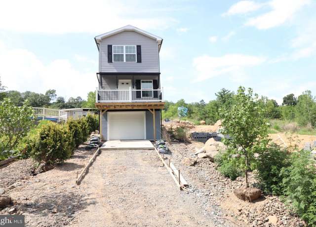 Property at 1025 W Princeton Ave, Palmerton, PA 18071, 4 beds, 4.5 baths