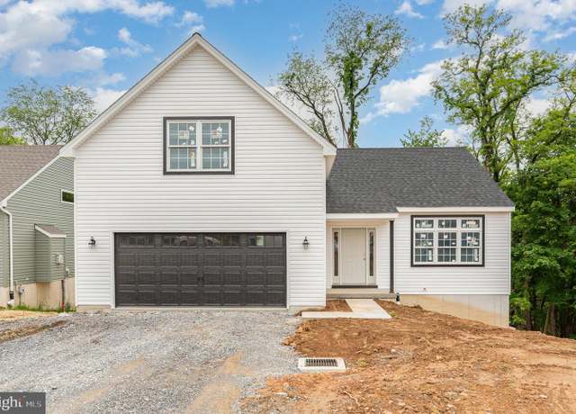 Property at 467 Kelker St, Oberlin, PA 17113, 3 beds, 2.5 baths