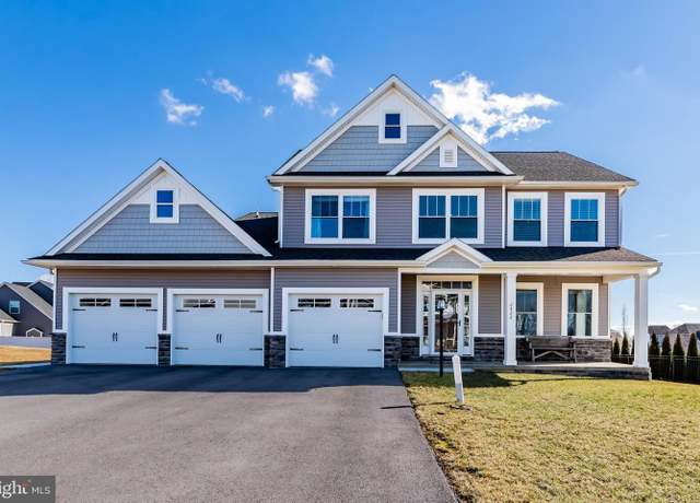 Property at 2422 Austin Ave, Chambersburg, PA 17202, 4 beds, 2.5 baths