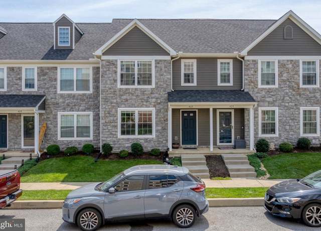 Property at 427 Springwood Dr, Lebanon, PA 17042, 3 beds, 2.5 baths