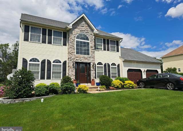 Property at 50 Hillcrest Ct, Collegeville, PA 19426, 4 beds, 2.5 baths