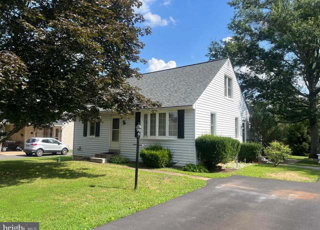 Property at 162 Maple Ave, Collegeville, PA 19426, 4 beds, 1 bath