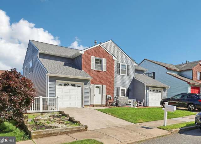 Property at 15025 Liberty Ln, Philadelphia, PA 19116, 3 beds, 2.5 baths