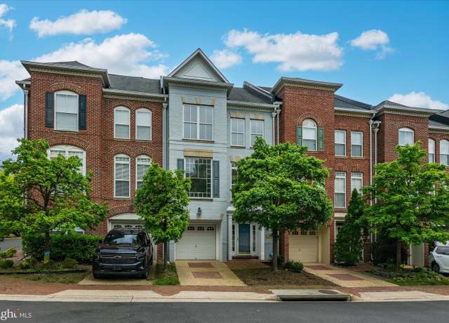 Property at 5267 Pocosin Ln, Alexandria, VA 22304, 3 beds, 3 baths