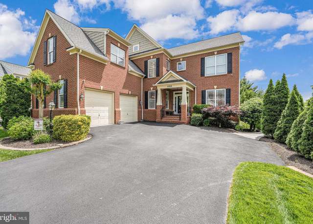 Property at 8709 Flowering Dogwood Ln, Lorton, VA 22079, 5 beds, 4.5 baths