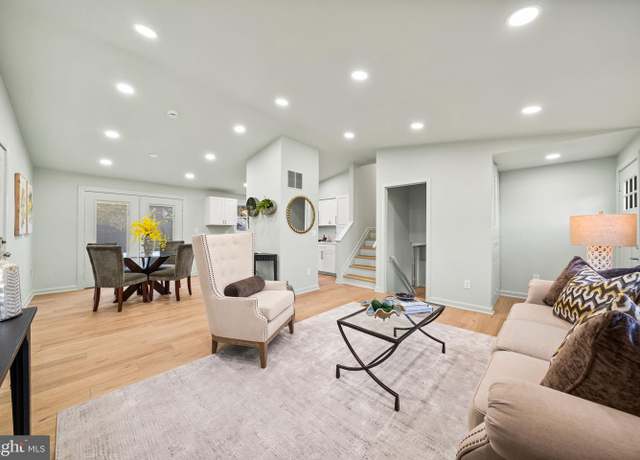 Property at 4426 Cub Run Rd, Chantilly, VA 20151, 3 beds, 3 baths