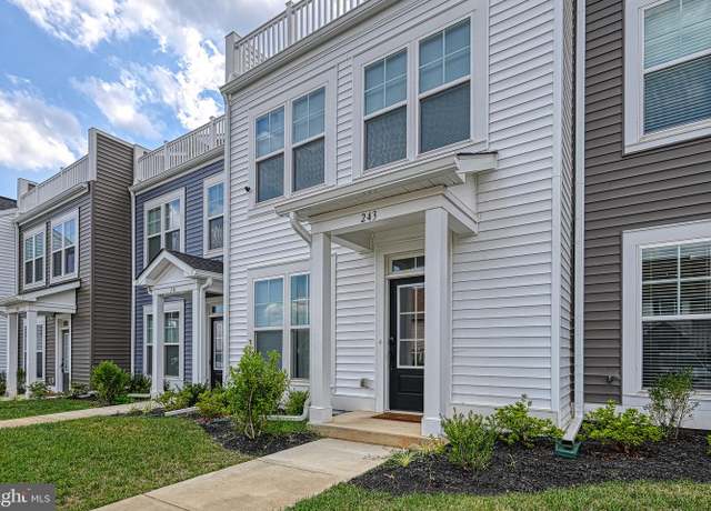 Property at 243 Lake Front Dr, Mineral, VA 23117, 3 beds, 3.5 baths