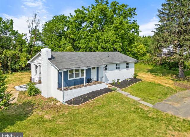 Property at 19561 Herndon Ct, Leesburg, VA 20175, 4 beds, 3 baths
