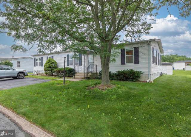 Property at 206 Persimmon Cir, Dover, DE 19901, 3 beds, 2 baths
