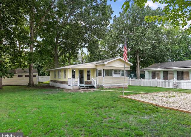 Property at 37530 Oak St, Ocean View, DE 19970, 3 beds, 2 baths