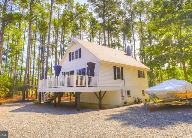 Property at 812 Pinehurst Dr, Cambridge, MD 21613, 2 beds, 2.5 baths
