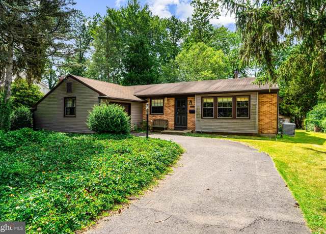 Property at 1015 Merrymount Ave S, Blackwood, NJ 08012, 3 beds, 1.5 baths