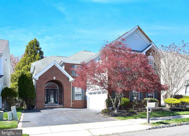 Property at 13 Hawthorn Dr, Plainsboro, NJ 08536, 4 beds, 2.5 baths