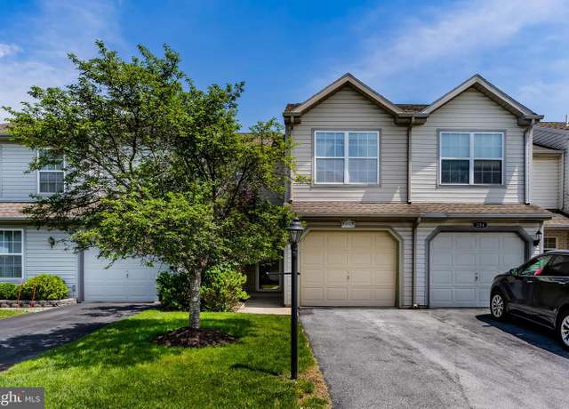 Property at 202 Forest Oak Ln, Harrisburg, PA 17110, 2 beds, 2.5 baths