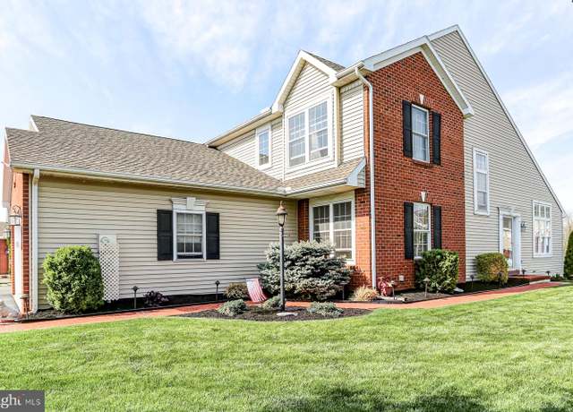 Property at 77 Hickory St, Palmyra, PA 17078, 3 beds, 2.5 baths