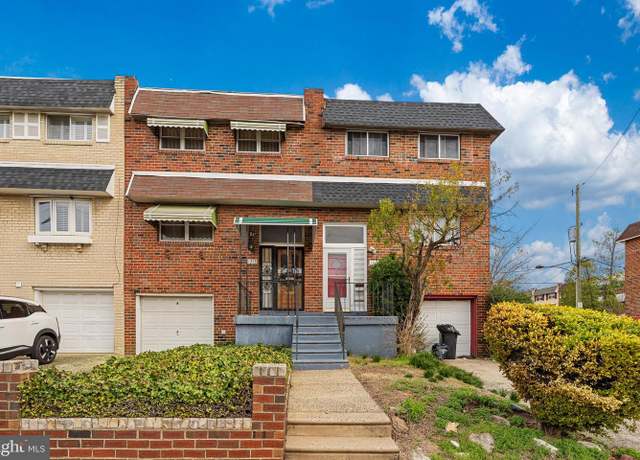 Property at 1215 W Master St, Philadelphia, PA 19122, 4 beds, 1.5 baths