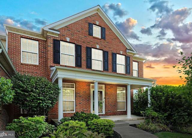 Property at 2769 Meadow Cross Way, York, PA 17402, 4 beds, 2.5 baths