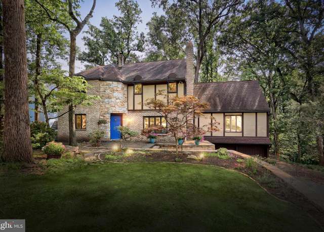 Property at 8 Pine Tree Dr, New Cumberland, PA 17070, 4 beds, 3.5 baths