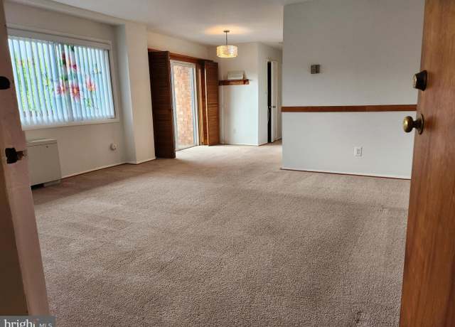 Property at 1519 S George Mason Dr #10, Arlington, VA 22204, 1 bed, 1 bath