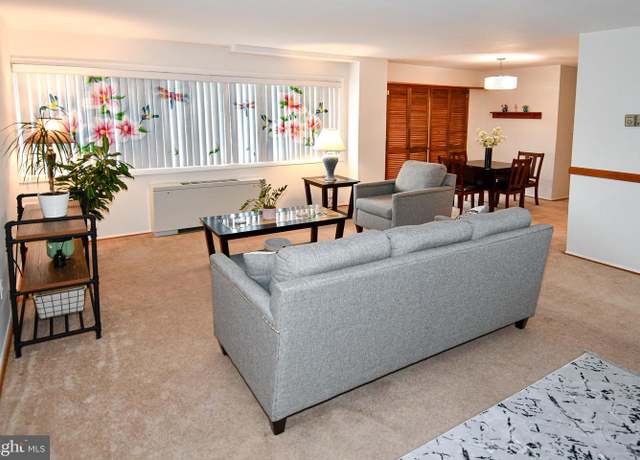 Property at 1519 S George Mason Dr #10, Arlington, VA 22204, 1 bed, 1 bath