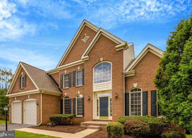 Property at 2160 Bonaventure Dr, Vienna, VA 22181, 4 beds, 4.5 baths