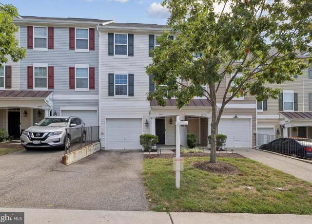 Property at 2922 Truffle Oak Pl, Woodbridge, VA 22191, 3 beds, 2.5 baths