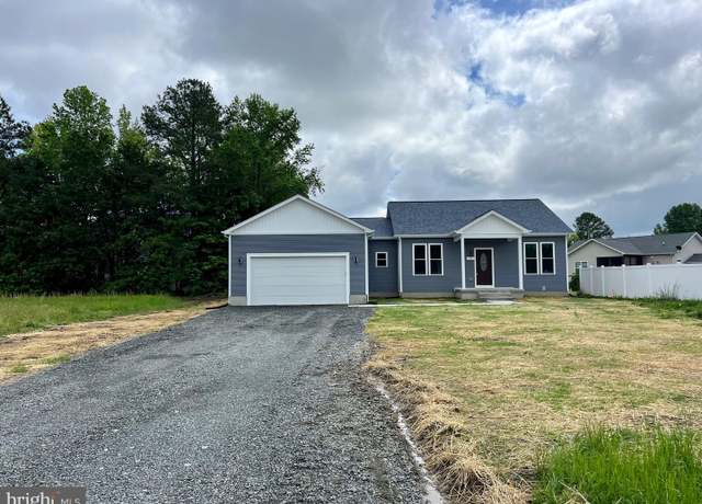 Property at 38 West Potomac Dr, Colonial Beach, VA 22443, 3 beds, 2.5 baths