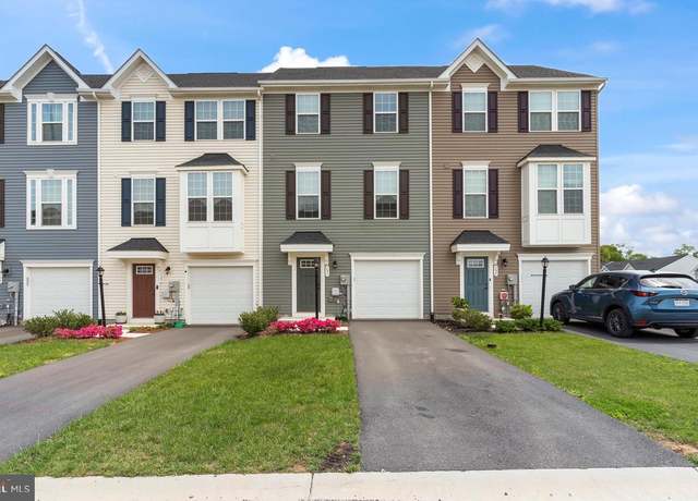 Property at 131 Dripping Spring Dr, Hedgesville, WV 25427, 3 beds, 3 baths