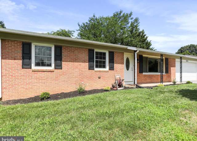 Property at 10836 Oak Valley Dr, Hagerstown, MD 21740, 3 beds, 1 bath