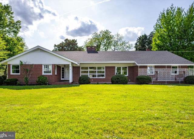 Property at 210 N Main St, Berlin, MD 21811, 3 beds, 2.5 baths