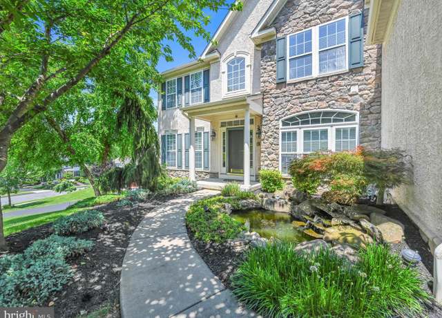 Property at 17 Winding Brook Dr, Reading, PA 19608, 4 beds, 4 baths