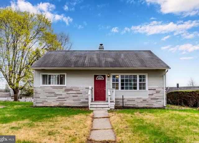 Property at 102 Cumberland Dr, Camp Hill, PA 17011, 2 beds, 1 bath