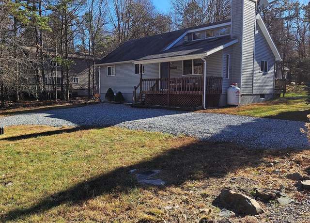 Property at 44 Hunt Trl, Albrightsville, PA 18210, 3 beds, 2 baths