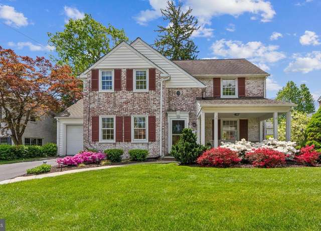 Property at 320 Overhill Rd, Wayne, PA 19087, 3 beds, 2.5 baths