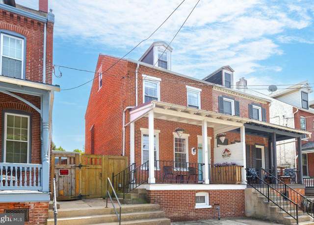 Property at 534 E Orange St, Lancaster, PA 17602, 3 beds, 1.5 baths