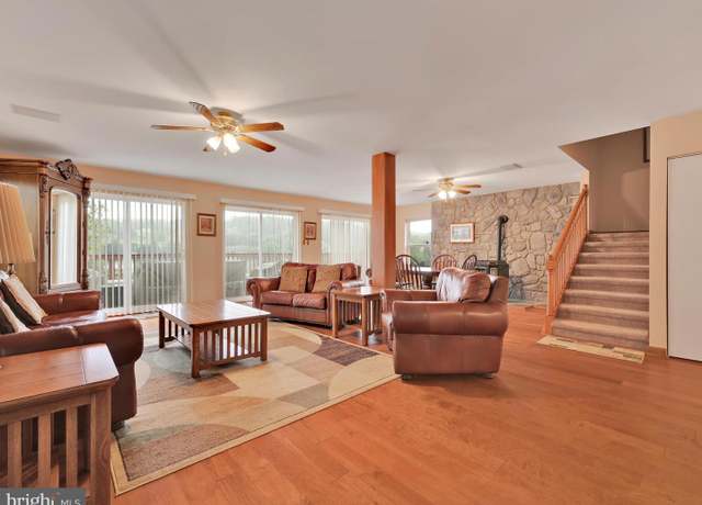 Property at 1494 Wynonah Dr, Auburn, PA 17922, 5 beds, 2 baths