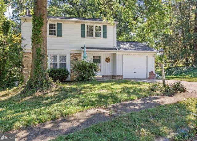 Property at 8 Redwood Pl, Camp Hill, PA 17011, 3 beds, 2.5 baths