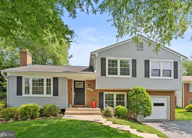 Property at 3472 Lyon Park Ct, Woodbridge, VA 22192, 4 beds, 2.5 baths