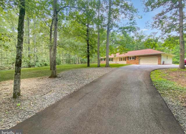 Property at 10 Cardinal Dr, Fredericksburg, VA 22406, 3 beds, 2 baths