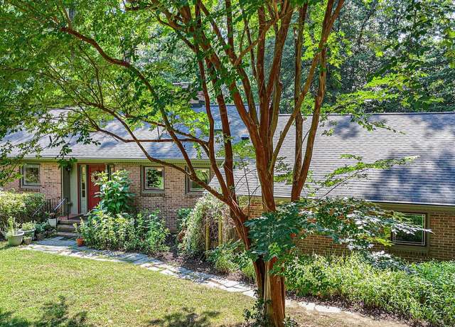 Property at 247 E Queens Dr, Williamsburg, VA 23185, 3 beds, 2.5 baths