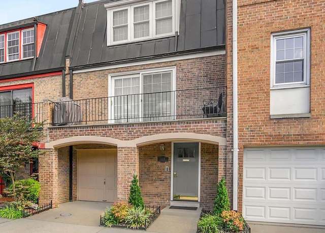 Property at 624 4th Pl SW, Washington, DC 20024, 3 beds, 2.5 baths