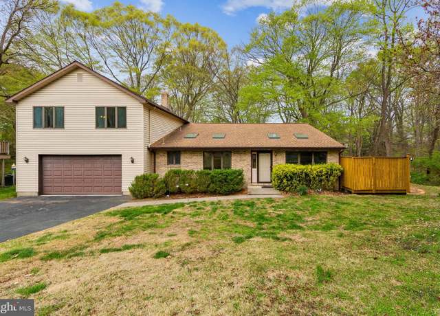 Property at 140 Glenoak Rd, Wilmington, DE 19805, 3 beds, 3 baths