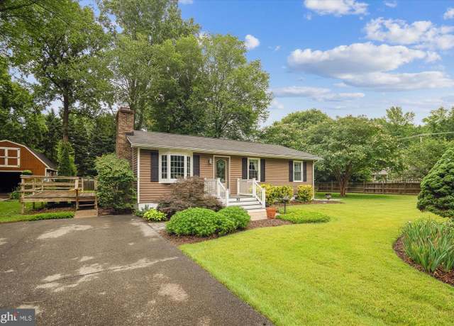 Property at 90 Scotts Cove Rd, Edgewater, MD 21037, 4 beds, 3 baths