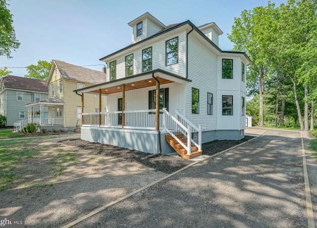 Property at 327 S 3rd St, Hammonton, NJ 08037, 3 beds, 2.5 baths
