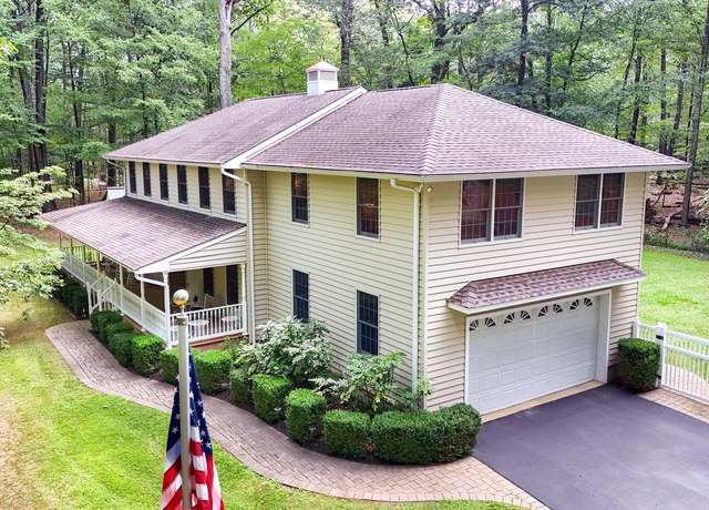 Property at 1 Craig Rd, Annandale, NJ 08801, 4 beds, 3 baths